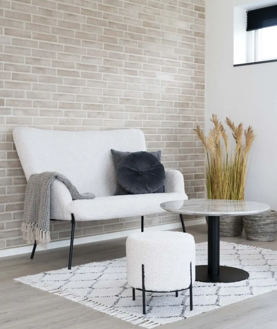 Alford Sittpuff - Lammskinn(Konstskinn)/svart + Fläckborttagare för möbler