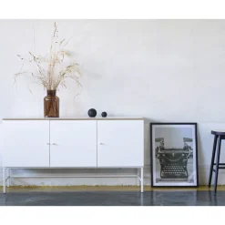 Edge sideboard - Vit högtryckslaminat (HPL) + Möbeltassar