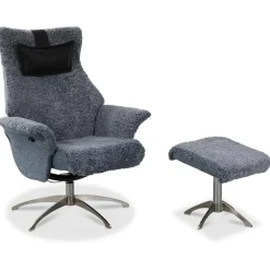 Fotpall i ljusgrått fårskinn