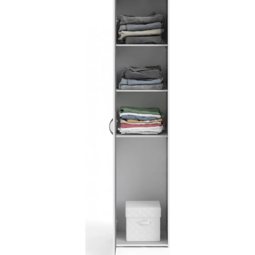 Garderob vit 40 cm bred och 175 cm hög + Möbeltassar