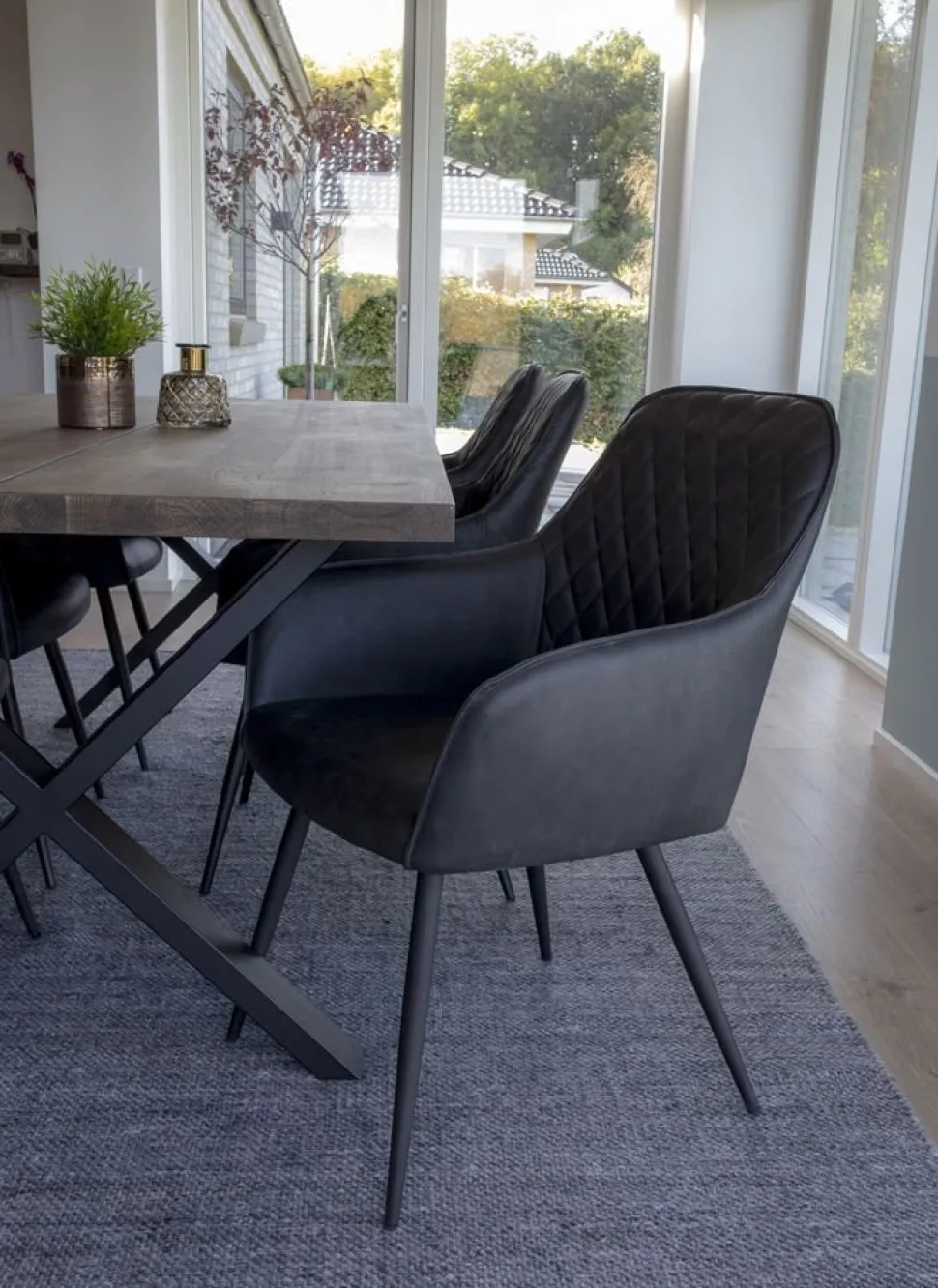 Harbo Matstol - Mörkgrått