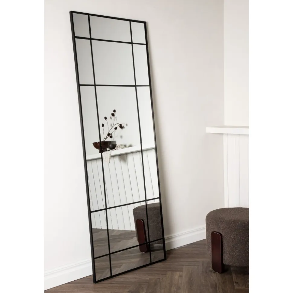 Helkroppspegel 193 cm + Karta med möbeltassar på köpet!