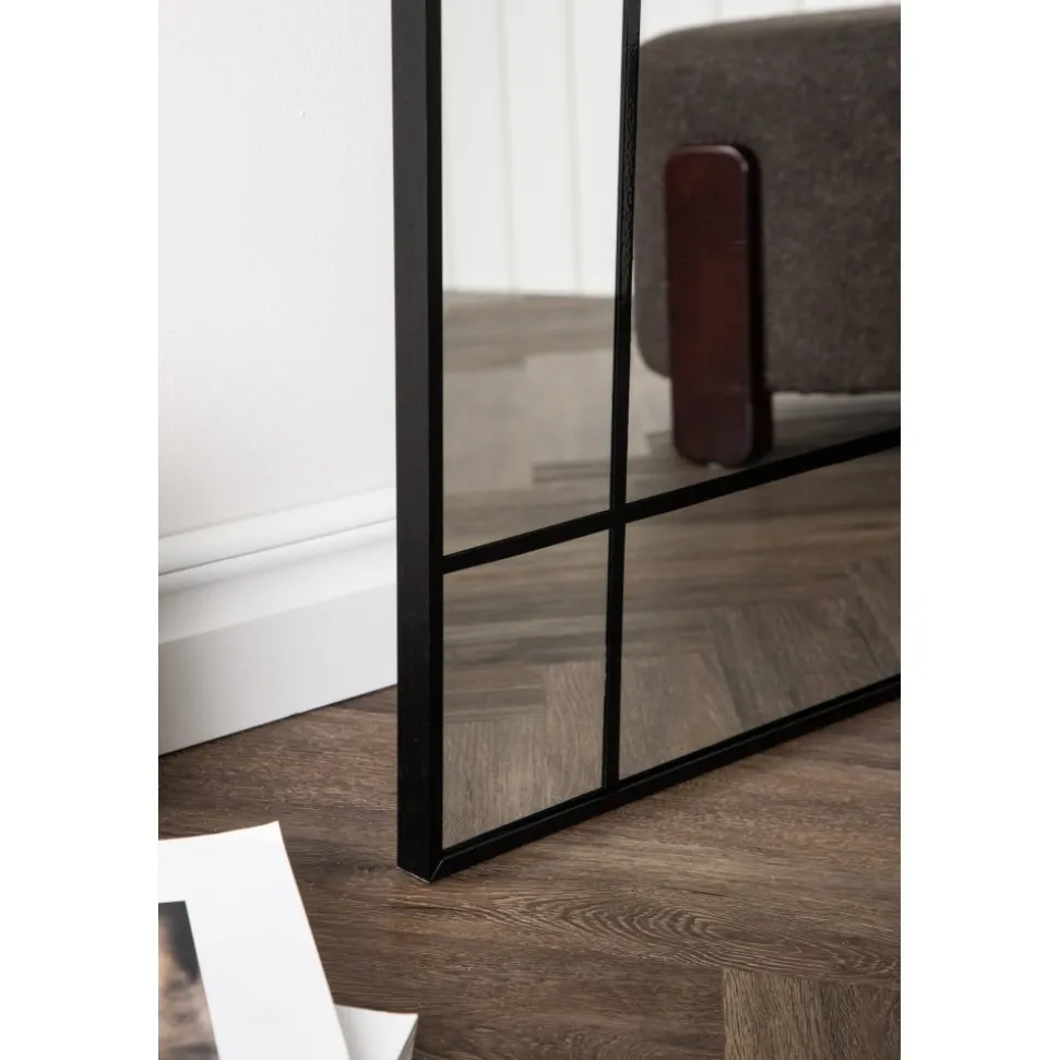 Helkroppspegel 193 cm + Karta med möbeltassar på köpet!