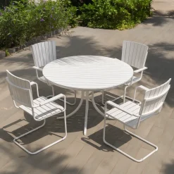 Holmsund matgrupp runt bord 130 cm med fyra karmstolar + Textilrengöring för möbler