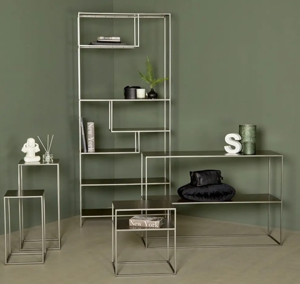 Hylla i metall 210 cm hög 90 cm bred + Möbeltassar