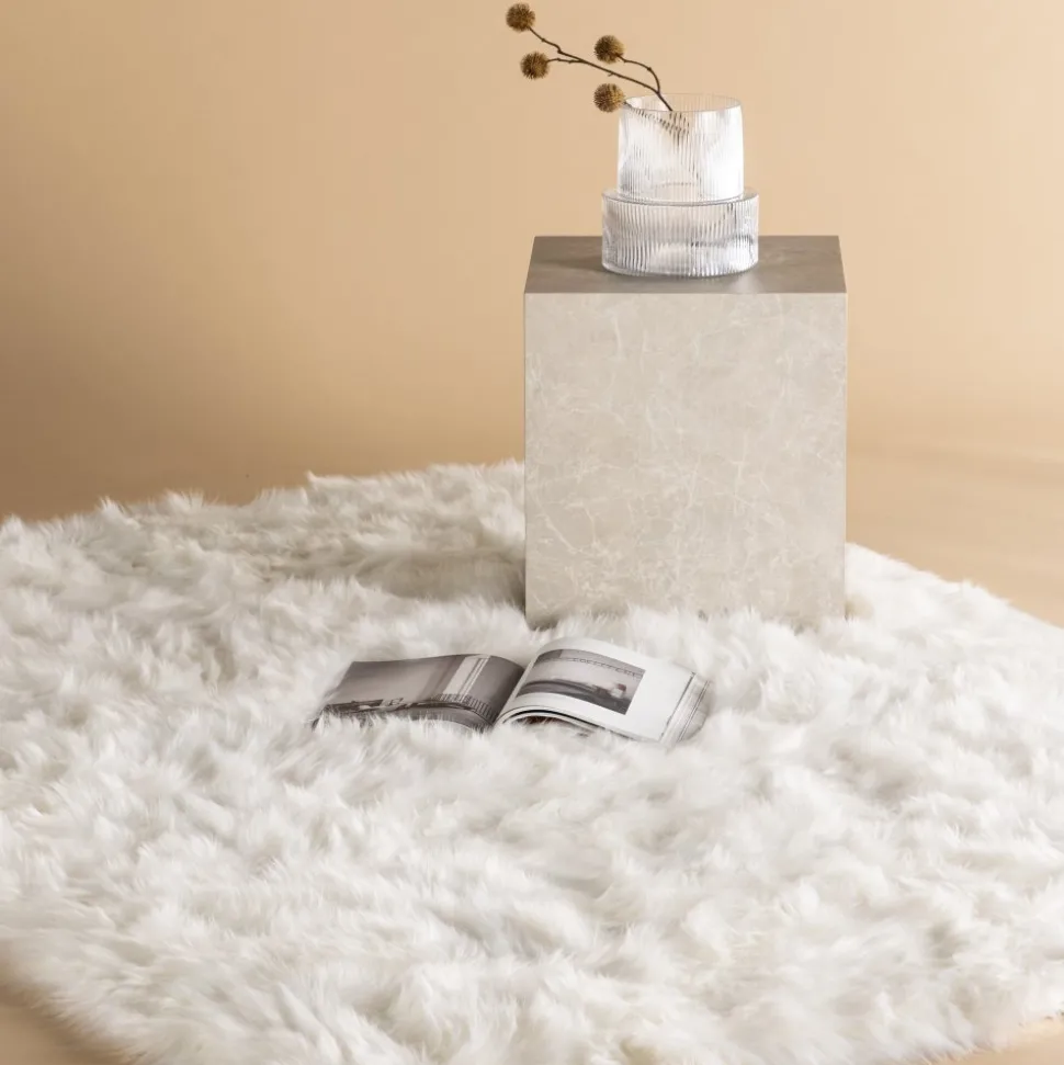 Katy fäll 230 x 160 cm - Vit fuskpäls