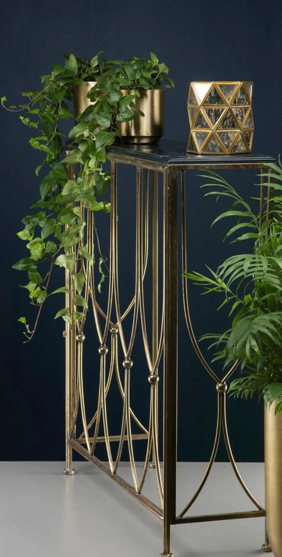 Konsolbord mässing/svart - Andrea + Möbeltassar