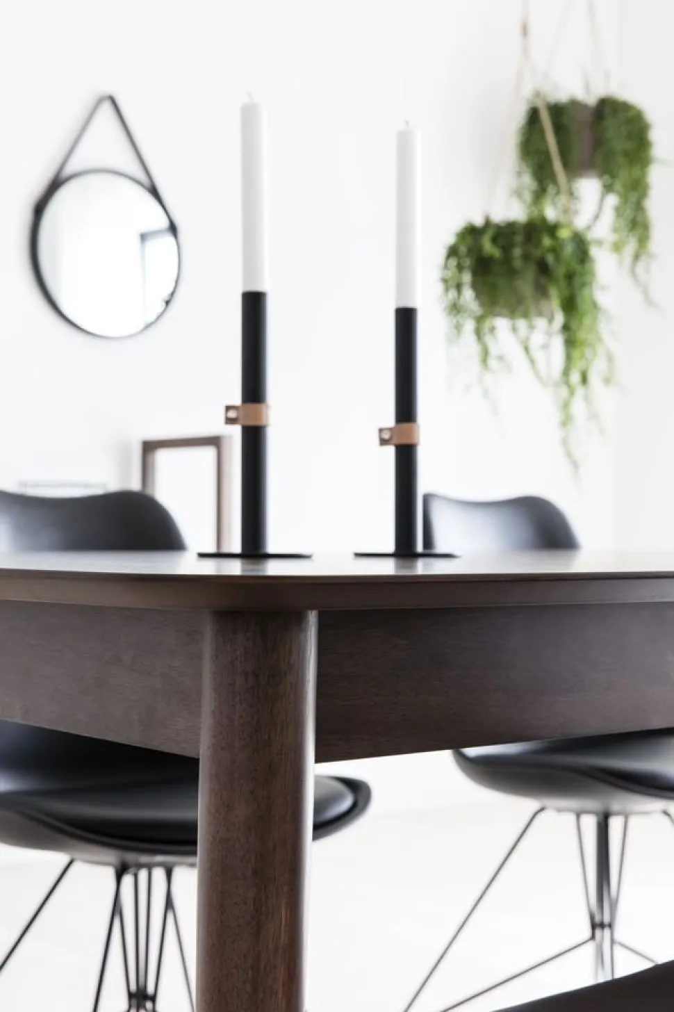 Matbord valnöt förlängningsbart 180 till 220 cm - Montreux + Textilrengöring för möbler