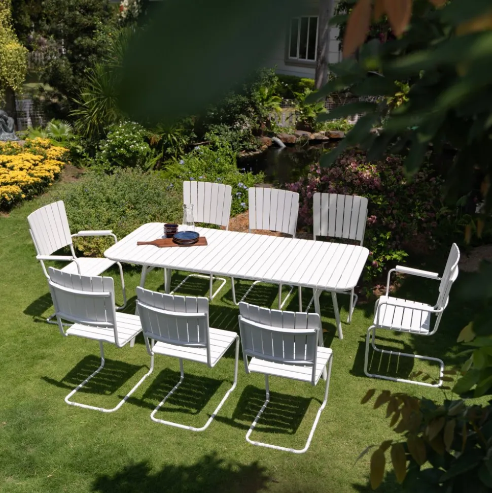 Matgrupp för 8 personer: bord 180x80 cm med 8 st stolar