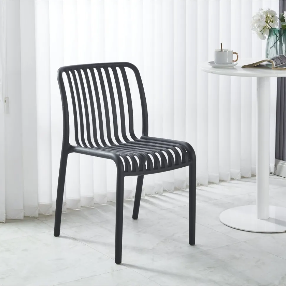 Matstol Noa i svart - Stapelbar + Textilskydd för utemöbler