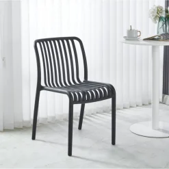 Matstol Noa i svart - Stapelbar