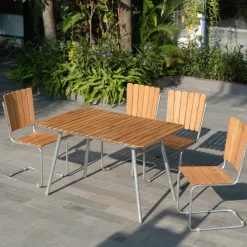 Möllan utegrupp i teak: 4 st stolar med matbord 120x80 cm