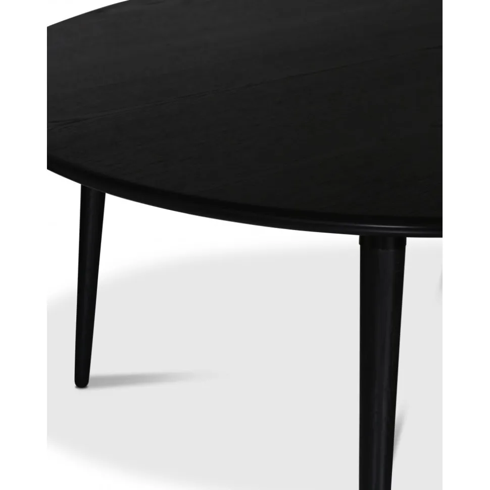 Omni runt matbord svartbetsad ek Ø150 cm + Möbeltassar