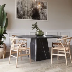 Oskar matstol i trä