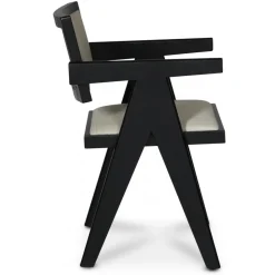 Sara karmstol i svartbetsad ek och linneklädsel