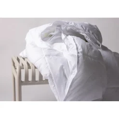 Selma täcke 200 x 150 cm - Vit