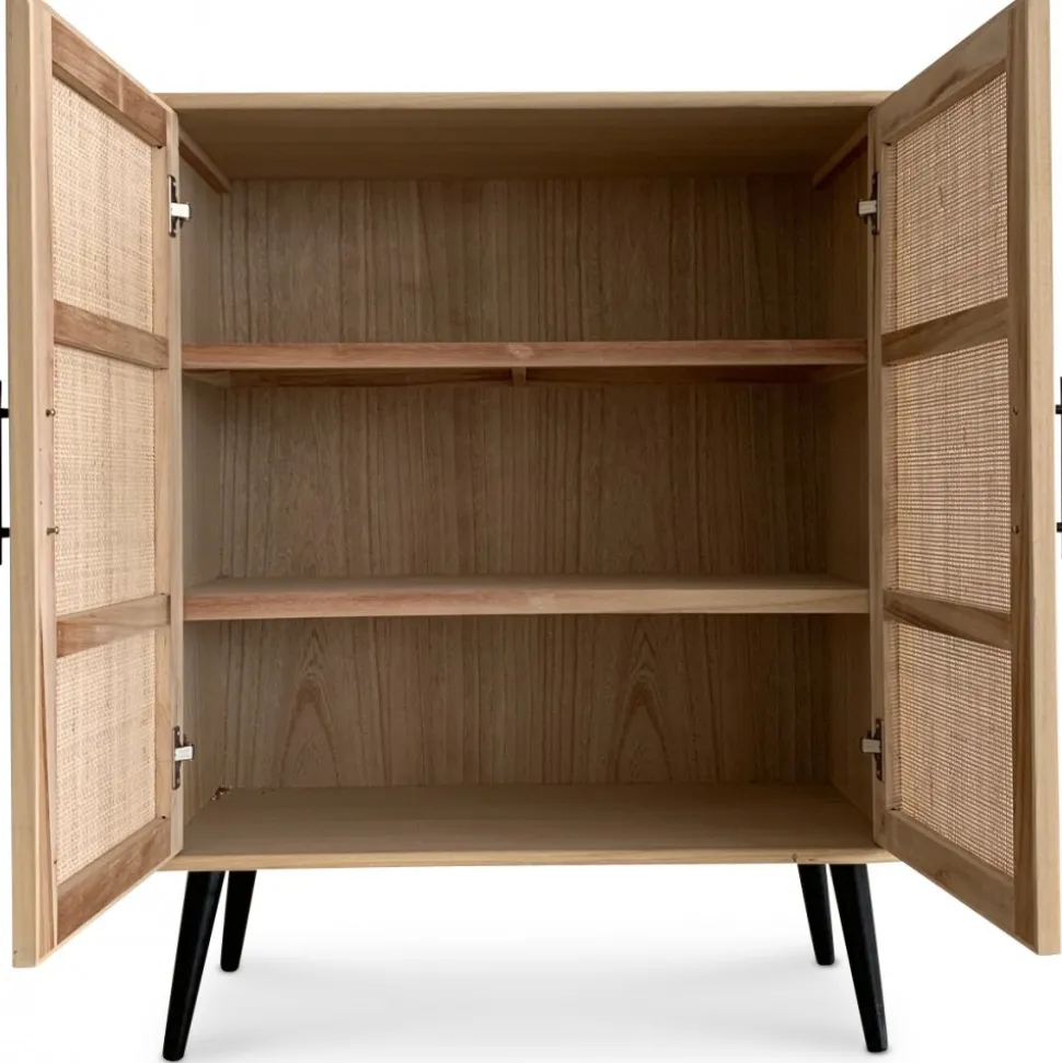 Skåp i rotting med svarta handtag - React + Möbeltassar