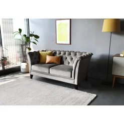 Soffa 2-sits chesterfield grå - Henry + Fläckborttagare för möbler