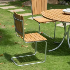 Teakstol med galvat stål, stapelbar - Möllan + Rengöringsmedel för utemöbler