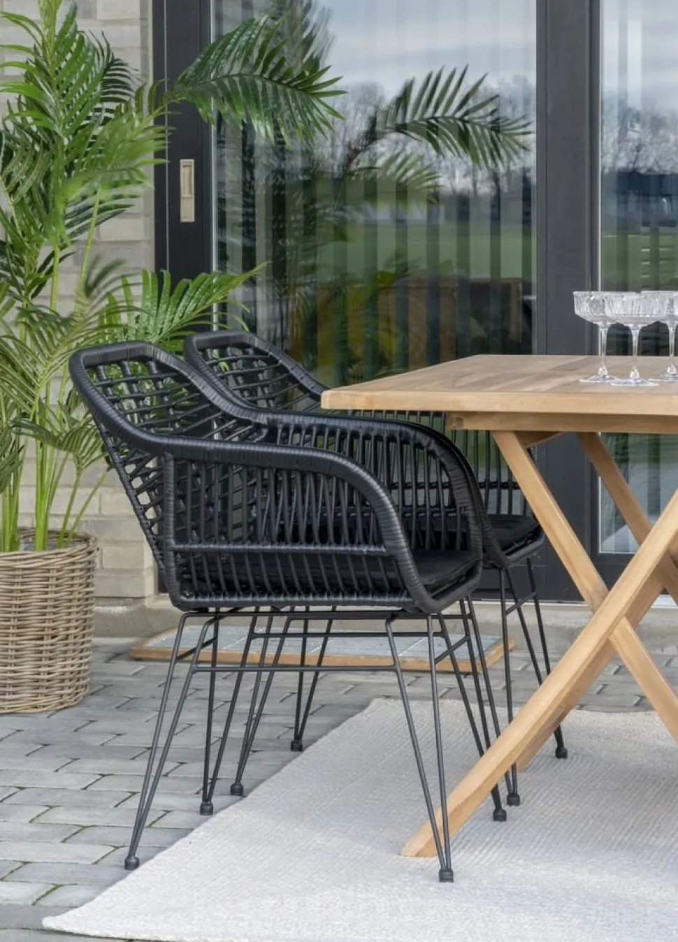 Trieste utestol med dyna - Svart