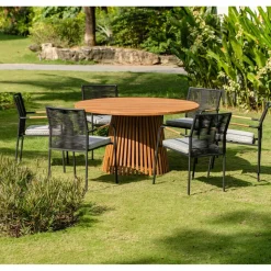 Utebord i trä runt 140 cm diameter