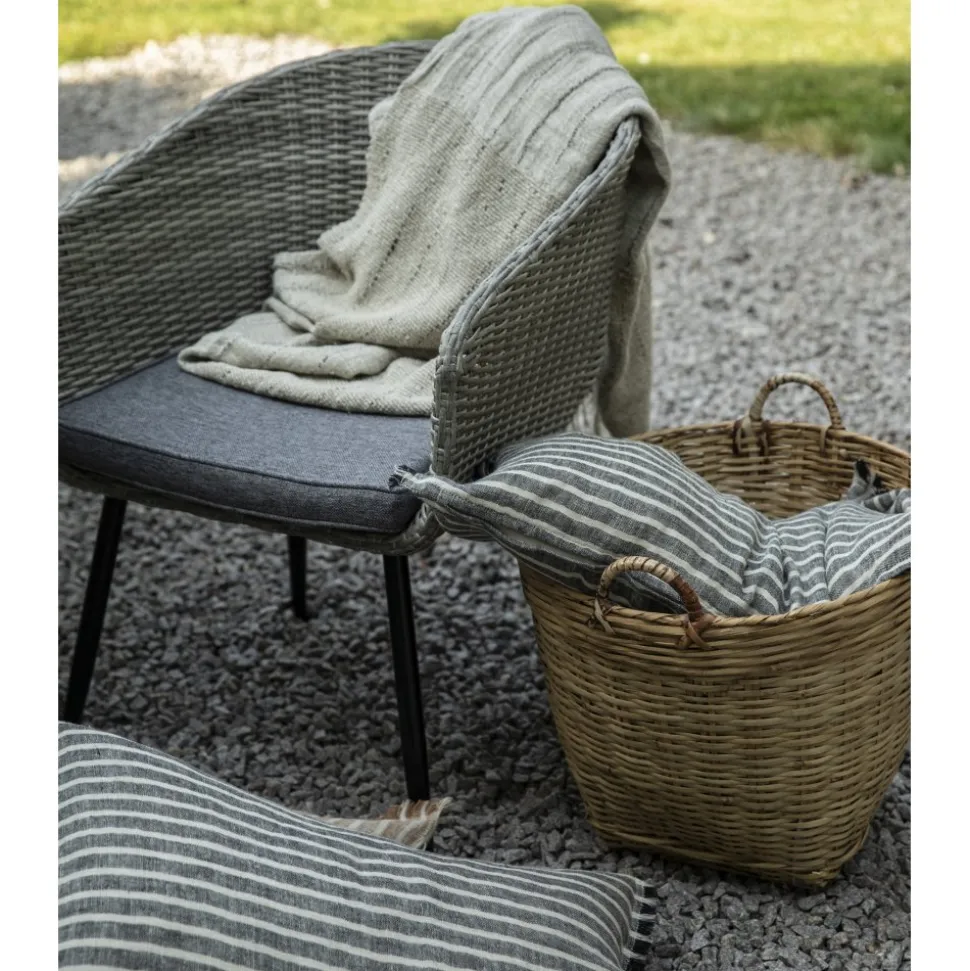 Utestol grå med dyna rotting + Rengöringsmedel för utemöbler