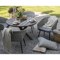 Utestol grå med dyna rotting